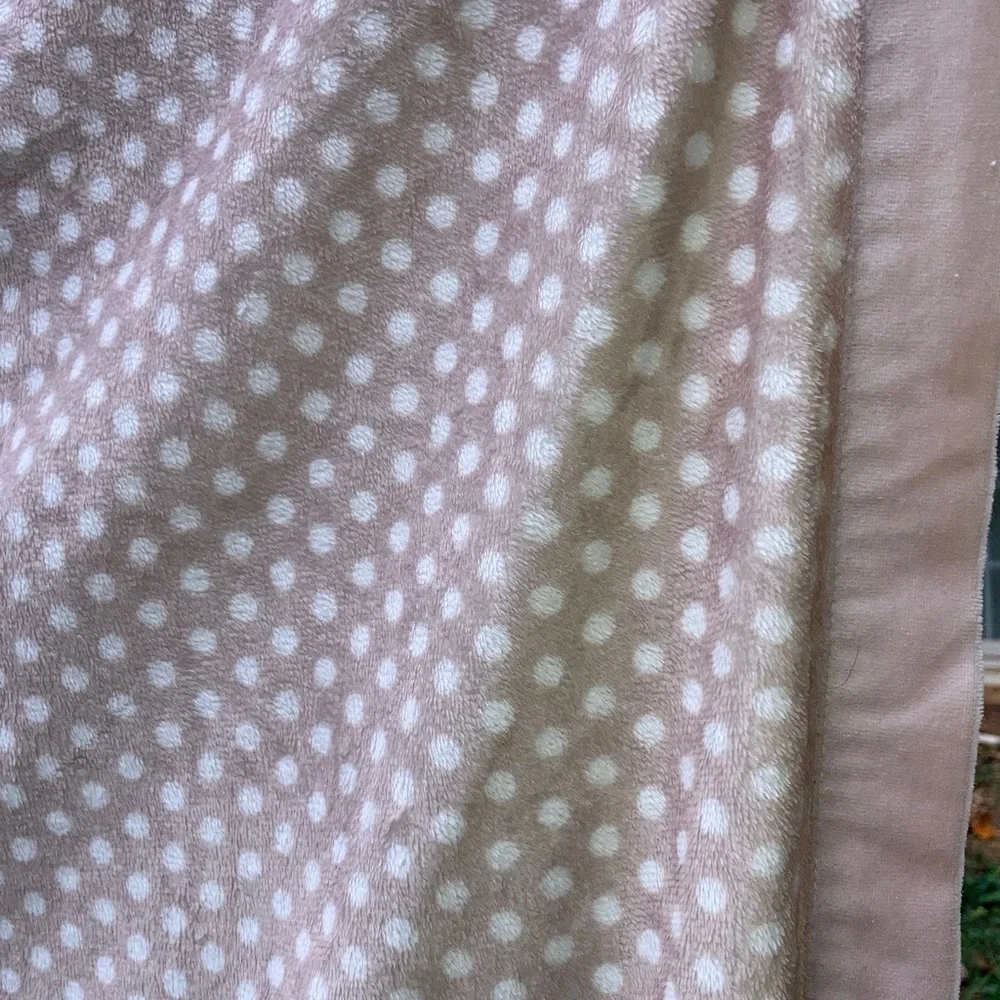 SNOOPY Peanuts Soft Fleece Baby Blanket Tan with White Polka Dots